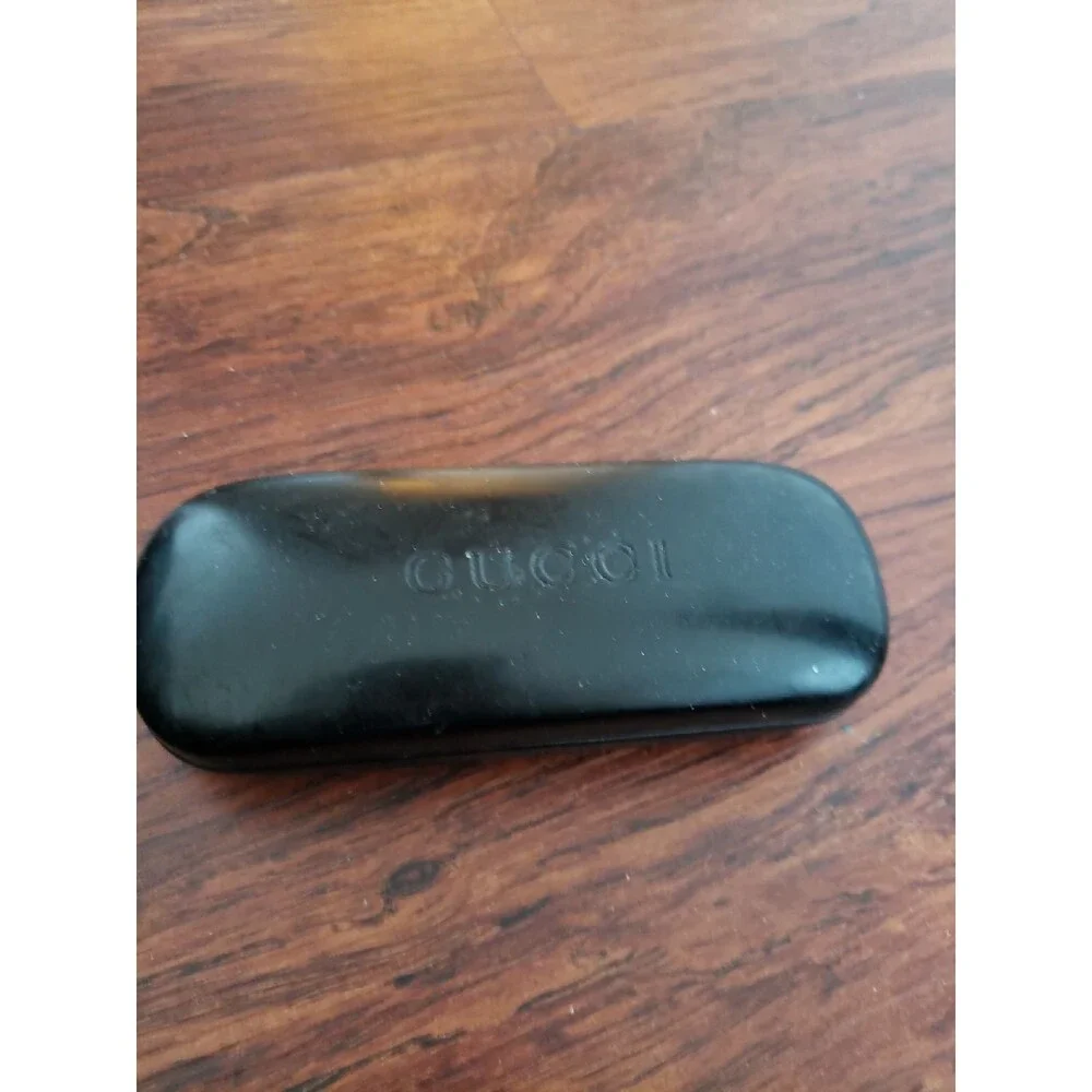 Gucci flawed retro